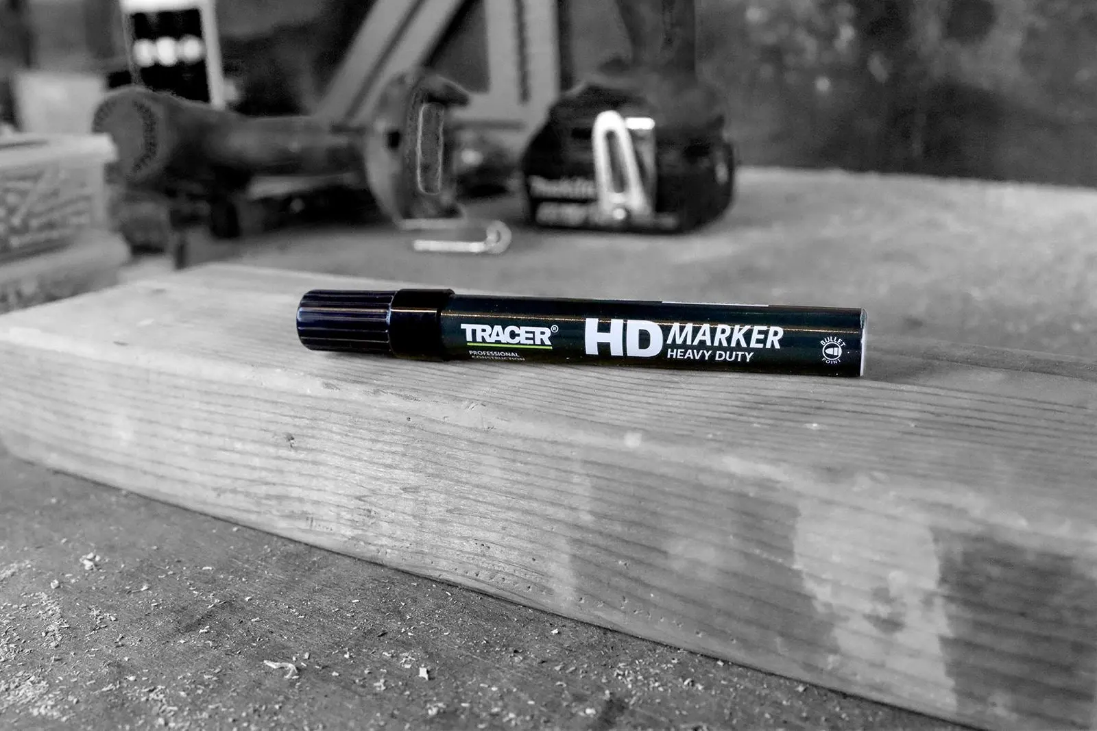 TRACER Heavy Duty Permanent Marker Pen Black 1-3mm Bullet Point - Image 3