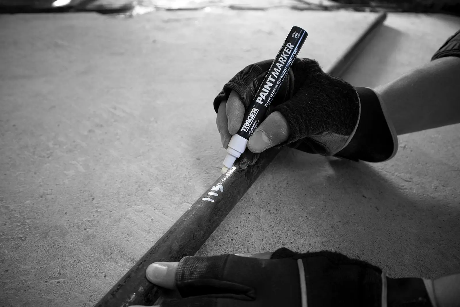 TRACER Paint Marker White 1-3mm Bullet Point - Image 9