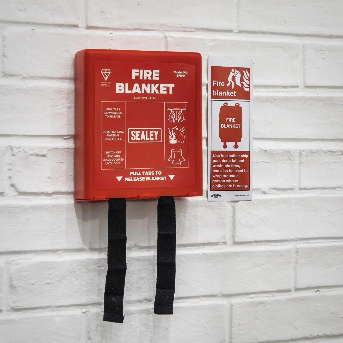 Worksafe by Sealey Safe Conditions Safety Sign - Fire Blanket - Self-Adhesive Vinyl - Image 3