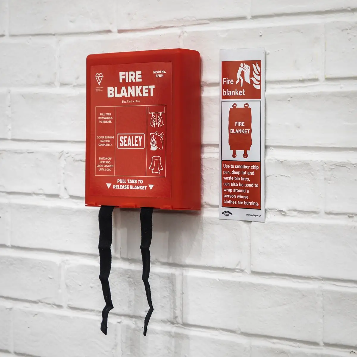 Worksafe by Sealey Safe Conditions Safety Sign - Fire Blanket - Self-Adhesive Vinyl - Image 4