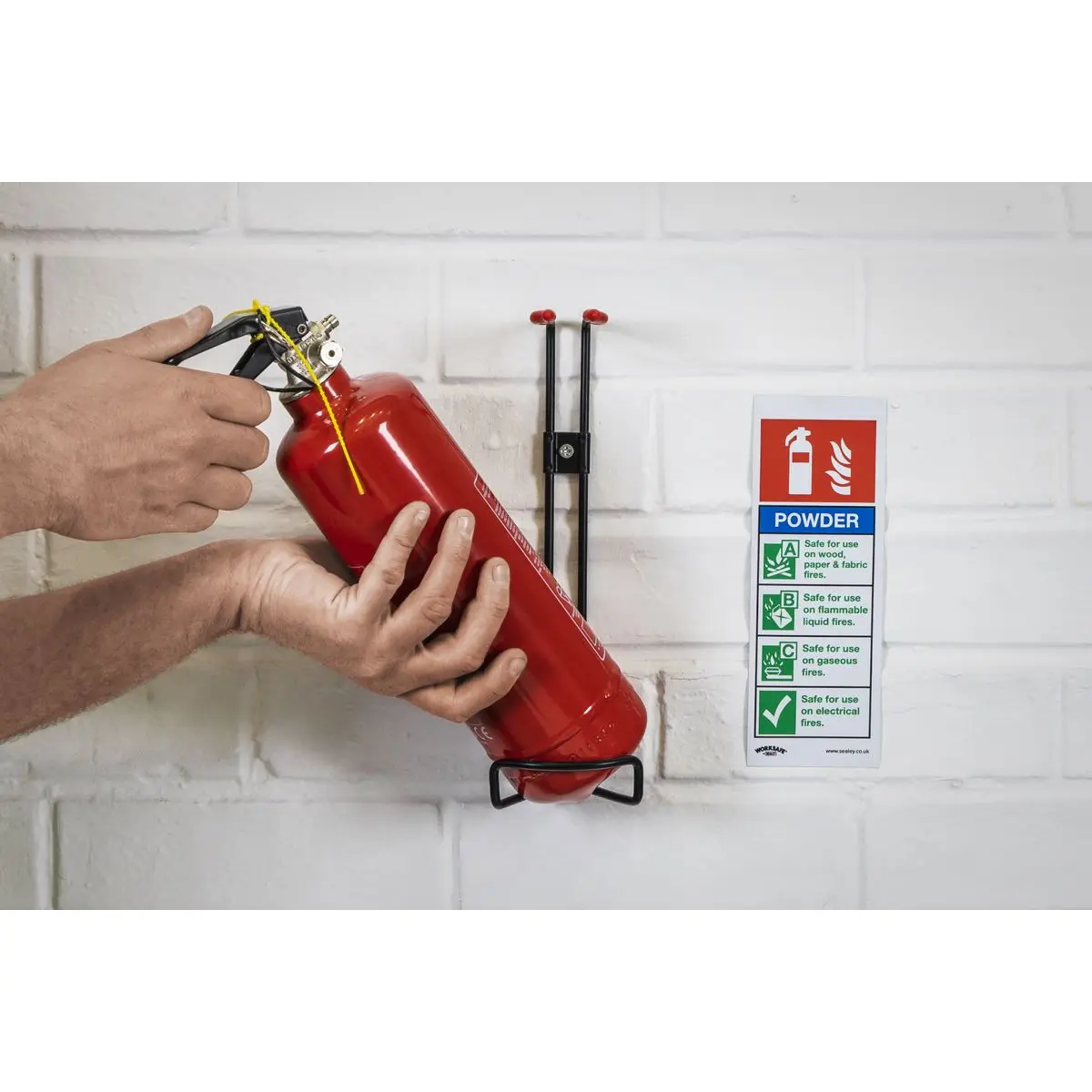 Worksafe by Sealey Safe Conditions Safety Sign - Powder Fire Extinguisher - Self-Adhesive Vinyl - Pack of 10 - Image 5