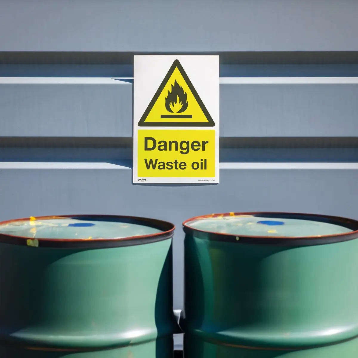 Worksafe by Sealey Warning Safety Sign - Danger Waste Oil - Rigid Plastic - Pack of 10 - Image 2