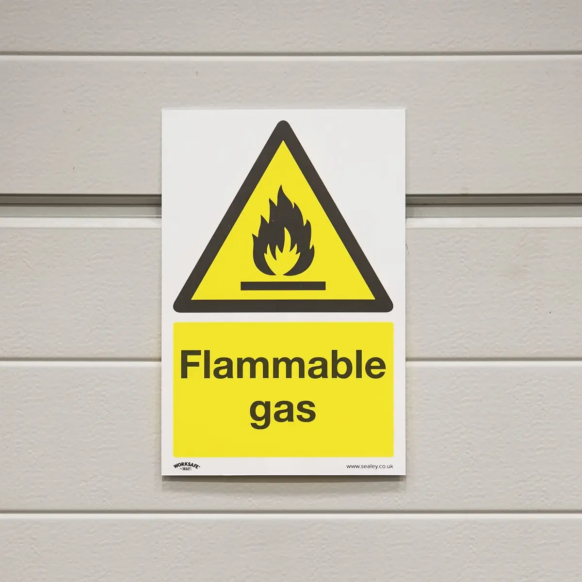 Worksafe by Sealey Warning Safety Sign - Flammable Gas - Self-Adhesive Vinyl - Image 3