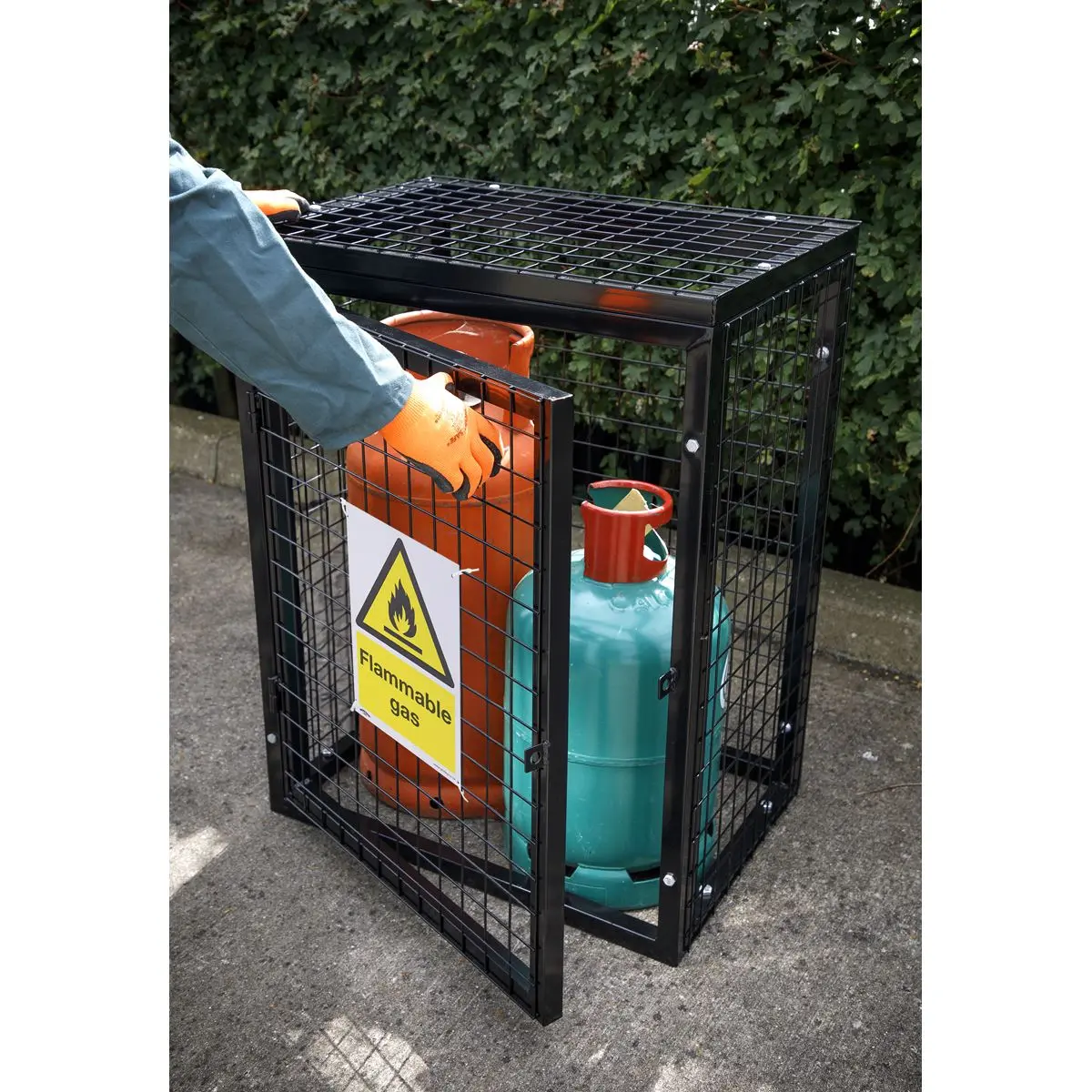 Worksafe by Sealey Warning Safety Sign - Flammable Gas - Self-Adhesive Vinyl - Image 6