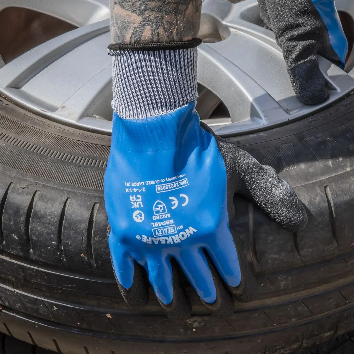 Worksafe by Sealey Waterproof Latex Gloves - (Large) - Pack of 6 Pairs - Image 7