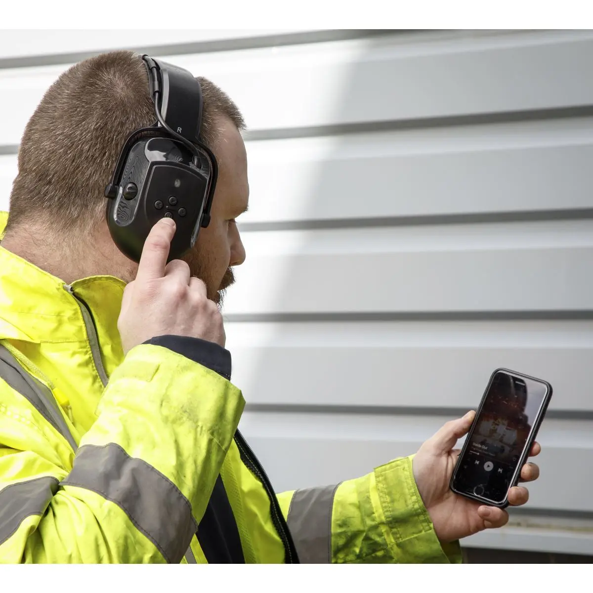 Worksafe by Sealey Wireless Electronic Ear Defenders - Image 2